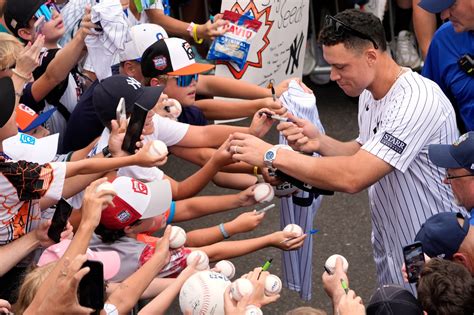 Aaron Judge takes high road after Little League manager Bob。